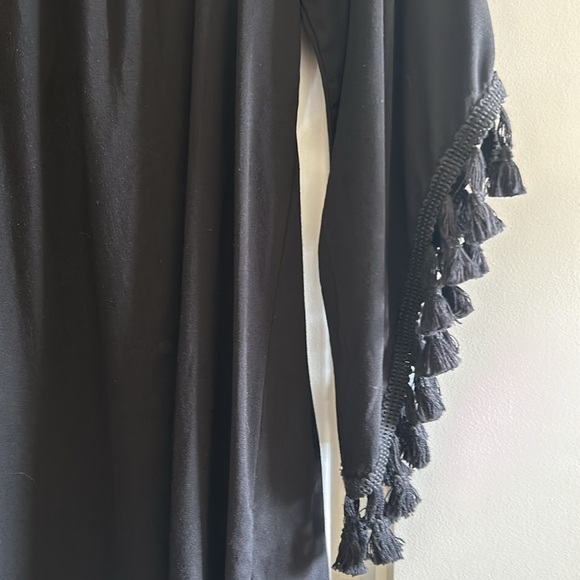 BEAUTIFUL Off the Shoulder Top - Picture 6 of 9